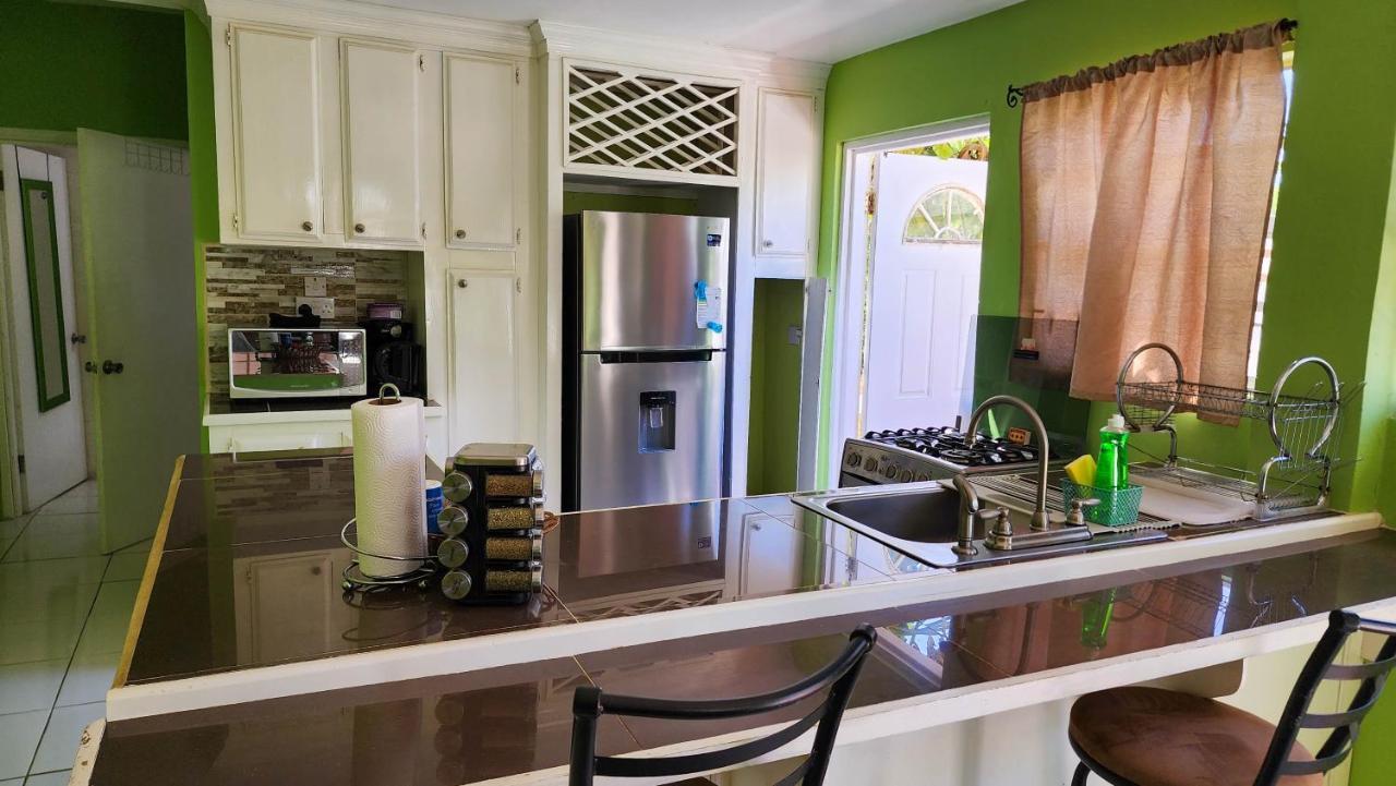Caribbean Dream Vacation Property Cd2 Rodney Bahía Exterior foto